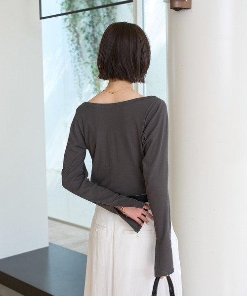 Rouge vif(ルージュヴィフ)の「コットンヘンリーネックプルオーバー(Tシャツ/カットソー・レディース・ホワイト/チャコールグレー/ブラック・フリー)」の9枚目の写真