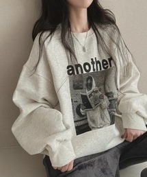 存在感あるフォトプリントで差をつける！ゆるシルエットの主役級トレーナー