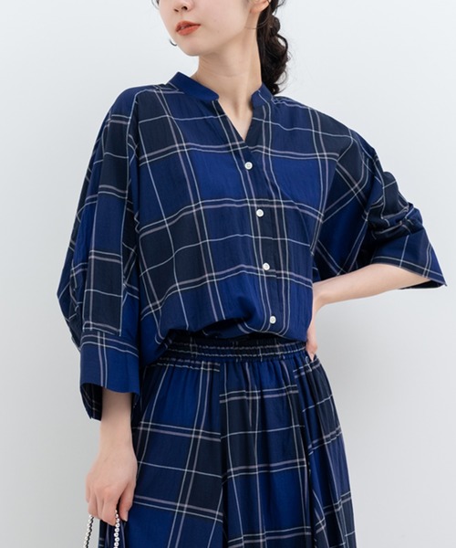 refinedworks（リファインドワークス）の「【refinedworks】オリジナル の チェック 生地 を 使用した ブラウス（シャツ/ブラウス・レディース・グレー/ブラック/ネイビー・FREE）」の5枚目の写真