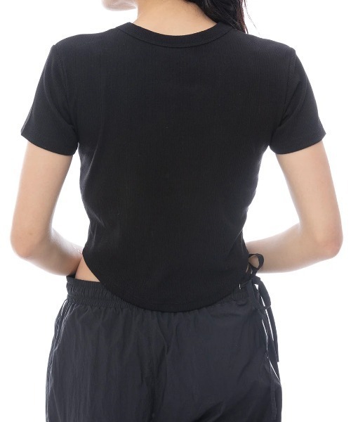 RVCA(ルーカ)の「RVCA レディース SNAKE RVCA BABY TEE Tシャツ 【2025年春夏モデル】/ルーカショート丈半袖Tシャツ(Tシャツ/カットソー・レディース・ホワイト/ブラック・MEDIUM/SMALL/LARGE)」の6枚目の写真