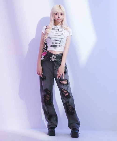 Diable baiser(ディアブルベーゼ)の「プリントクロップド丈半袖Tシャツ(Tシャツ/カットソー・レディース・ホワイト・LARGE/MEDIUM/SMALL)」の7枚目の写真