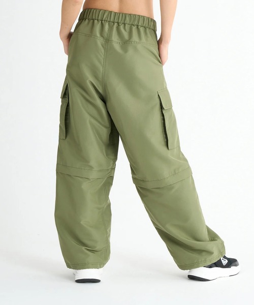 ROXY(ロキシー)の「SHAGGY BAGGY/ロキシー2WAYウエストゴムカーゴパンツ(カーゴパンツ・レディース・カーキ/ブラック/ホワイト・SMALL/MEDIUM/LARGE)」の15枚目の写真