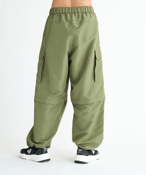 ROXY(ロキシー)の「SHAGGY BAGGY/ロキシー2WAYウエストゴムカーゴパンツ(カーゴパンツ・レディース・カーキ/ブラック/ホワイト・SMALL/MEDIUM/LARGE)」の17枚目の写真