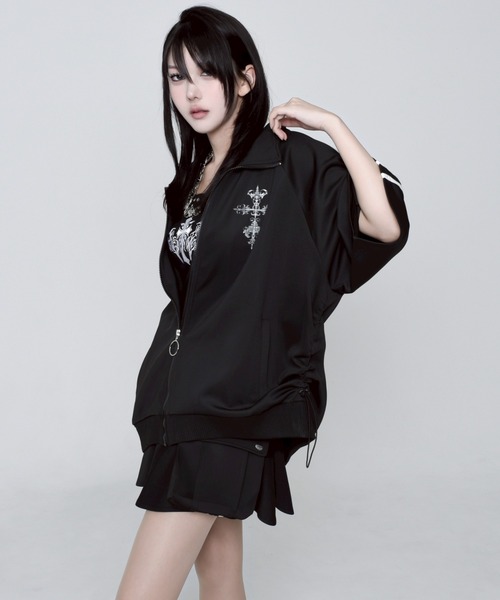 REFLEM（レフレム）の「『REFLEM/レフレム』バックプリントトラックジャージ（ジャージ・レディース・ホワイト×ブラック/ブラック×ホワイト/ブラック×パープル・FREE）」の4枚目の写真