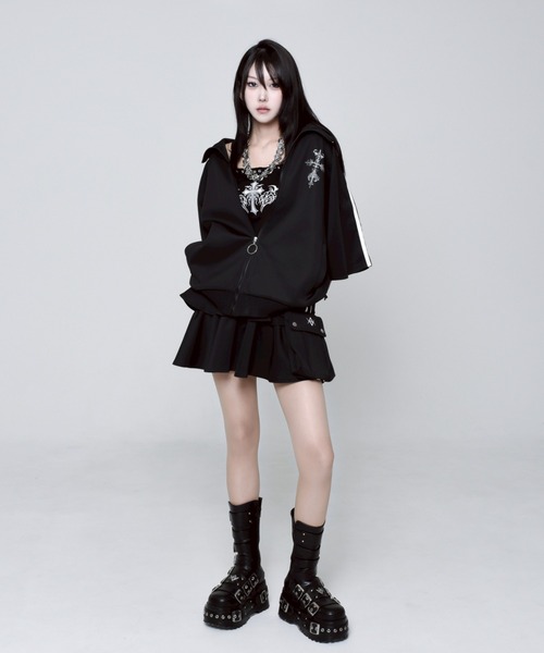 REFLEM（レフレム）の「『REFLEM/レフレム』バックプリントトラックジャージ（ジャージ・レディース・ホワイト×ブラック/ブラック×ホワイト/ブラック×パープル・FREE）」の8枚目の写真