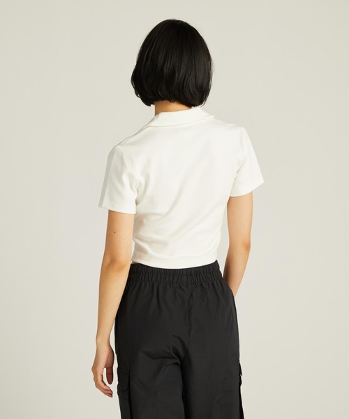 NIKE（ナイキ）の「ナイキ スポーツウェア エッセンシャル ウィメンズ ショートスリーブ ポロ トップ / Nike Sportswear Essential Women's Short-Sleeve Polo Top DV7885-133 Sail（ポロシャツ・レディース・クリーム・M/XS/S/L/XL）」の4枚目の写真