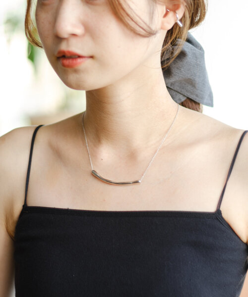 Kastane(カスタネ)の「【fiw.】アーチネックレス(ネックレス・レディース・シルバー/ゴールド・FREE)」の4枚目の写真