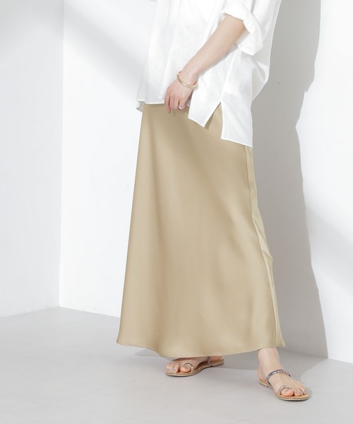 NANO universe（ナノユニバース）の「サテンフレアスカート（スカート・レディース・ブラック/ライトグリーン/ベージュ・FREE）」の3枚目の写真