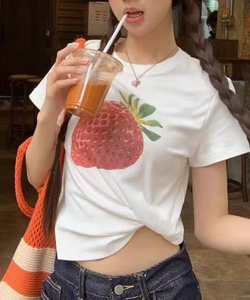 AsRiRe（アスリレイ）の「新柄追加/イチゴ柄プリントTシャツ（T