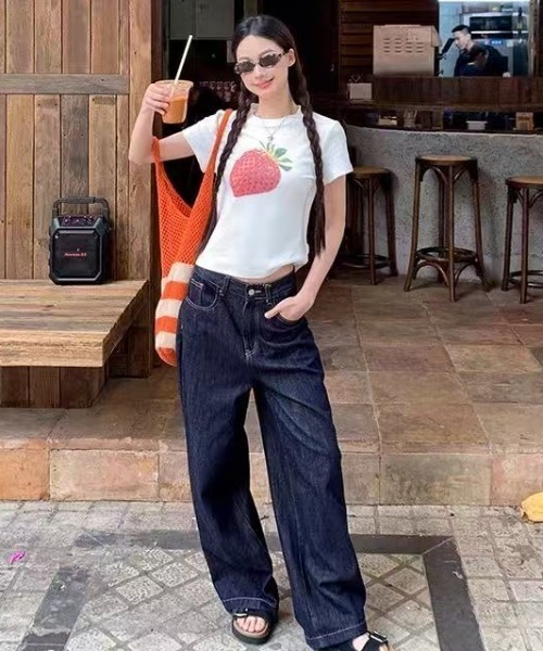 AsRiRe(アスリレイ)の「新柄追加/イチゴ柄プリントTシャツ(Tシャツ/カットソー・レディース・ホワイト/ホワイト系その他5/ホワイト系その他4/ホワイト系その他/ホワイト系その他3/ホワイト系その他2・M)」の11枚目の写真