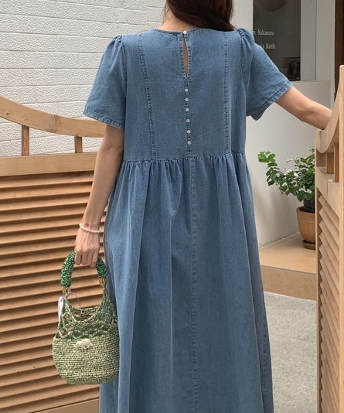 FAVORITO（ファヴォリート）の「ポケットバックボタンデニムワンピース（ワンピース・レディース・ライトブルー/ブルーグリーン/ダークブルー・F）」の9枚目の写真
