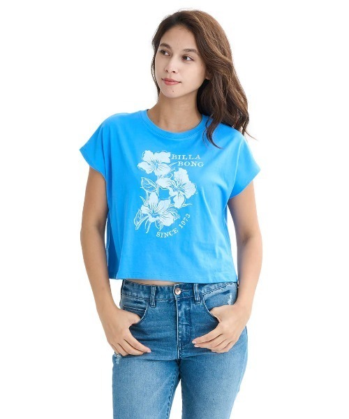 BILLABONG(ビラボン)の「BILLABONG レディース GRAPHIC FRENCH TEE Tシャツ 【2025年夏モデル】/ビラボンフレンチ半袖Tシャツ(Tシャツ/カットソー・レディース・ブルー/ホワイト/レッド・MEDIUM)」の1枚目の写真