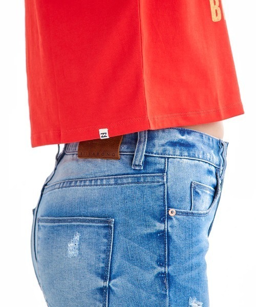 BILLABONG(ビラボン)の「BILLABONG レディース GRAPHIC FRENCH TEE Tシャツ 【2025年夏モデル】/ビラボンフレンチ半袖Tシャツ(Tシャツ/カットソー・レディース・ブルー/ホワイト/レッド・MEDIUM)」の4枚目の写真