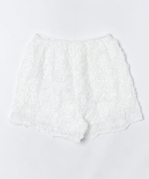 Sibra（シブラ）の「立体ローズ×ふわふわチュールが可愛い主役級ショートパンツ／ウエストゴムで楽ちん、いつものコーデを格上げ（その他パンツ・レディース・ブラック/ホワイト・M）」の3枚目の写真