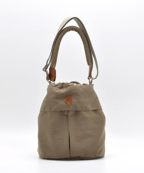 CLEDRAN（クレドラン）の「【本革付属 軽量】CL3806  PELI SOFT HANDLE 2WAY BAG 巾着 スリング（ショルダーバッグ・レディース・チャコールグレー/ブルー/ブラック/ベージュ・FREE）」の5枚目の写真