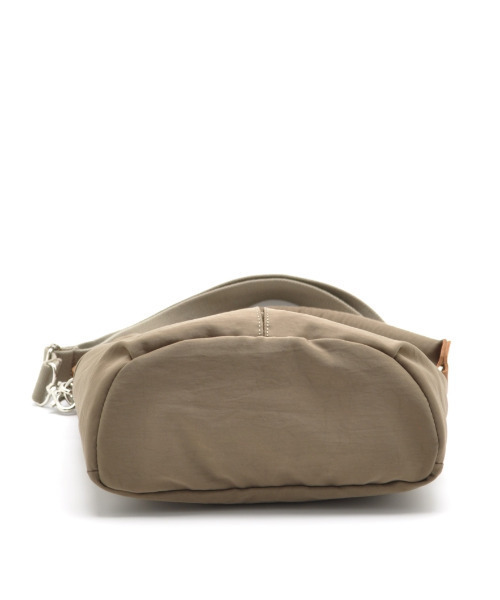 CLEDRAN（クレドラン）の「【本革付属 軽量】CL3806  PELI SOFT HANDLE 2WAY BAG 巾着 スリング（ショルダーバッグ・レディース・チャコールグレー/ブルー/ブラック/ベージュ・FREE）」の9枚目の写真