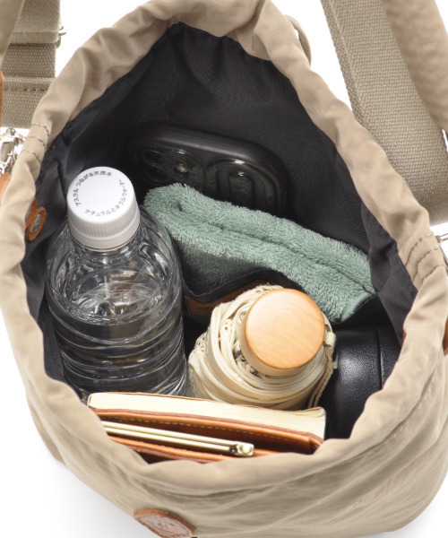 CLEDRAN（クレドラン）の「【本革付属 軽量】CL3806  PELI SOFT HANDLE 2WAY BAG 巾着 スリング（ショルダーバッグ・レディース・チャコールグレー/ブルー/ブラック/ベージュ・FREE）」の14枚目の写真