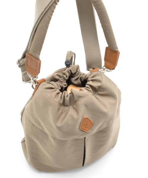 CLEDRAN（クレドラン）の「【本革付属 軽量】CL3806  PELI SOFT HANDLE 2WAY BAG 巾着 スリング（ショルダーバッグ・レディース・チャコールグレー/ブルー/ブラック/ベージュ・FREE）」の15枚目の写真