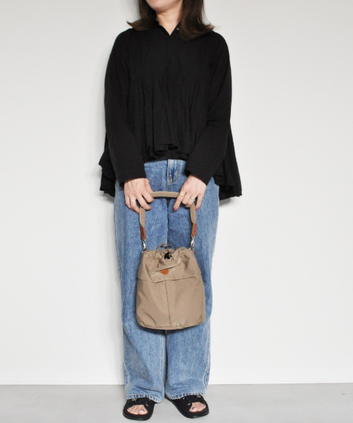 CLEDRAN（クレドラン）の「【本革付属 軽量】CL3806  PELI SOFT HANDLE 2WAY BAG 巾着 スリング（ショルダーバッグ・レディース・チャコールグレー/ブルー/ブラック/ベージュ・FREE）」の17枚目の写真