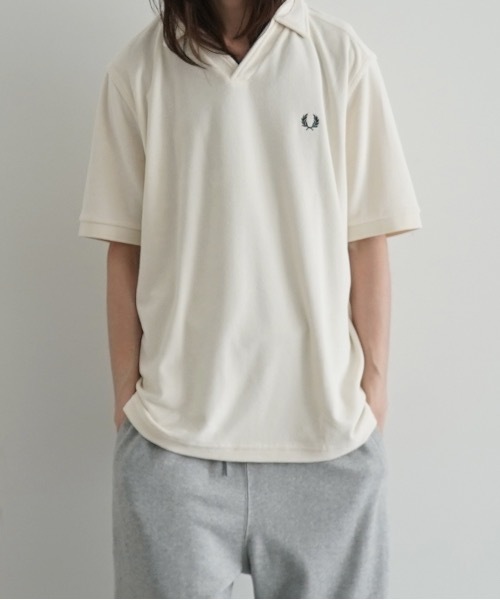 FRED PERRY（フレッドペリー）の「FRED PERRY Open collar towelling polo（ポロシャツ・メンズ・ホワイト系その他・LARGE/MEDIUM）」の3枚目の写真