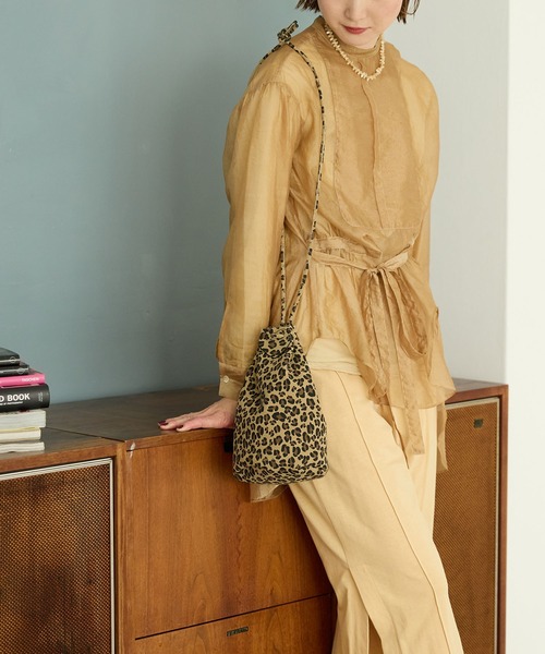 HASHIBAMI（ハシバミ）の「【HASHIBAMI】スエード レオパード ボンサックポシェット（ショルダーバッグ・レディース・レオパード・FREE）」の4枚目の写真