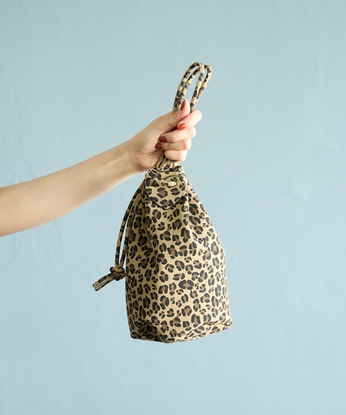 HASHIBAMI（ハシバミ）の「【HASHIBAMI】スエード レオパード ボンサックポシェット（ショルダーバッグ・レディース・レオパード・FREE）」の2枚目の写真