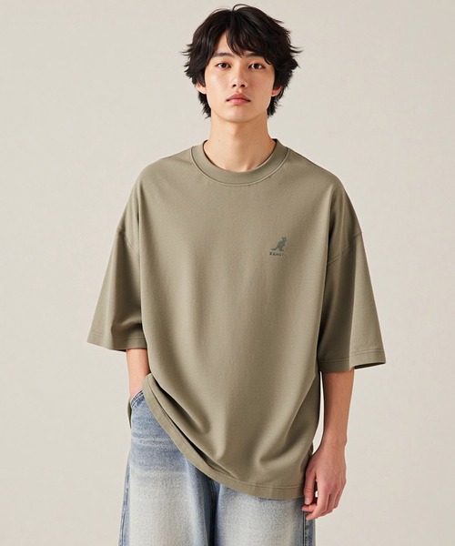 KANGOL(カンゴール)の「【EC別注】KANGOL カンゴール ブランド ワンポイント ロゴ 刺繍 ビッグシルエット 半袖 Tシャツ(Tシャツ/カットソー・メンズ・ブルーグレー/オフホワイト/ベージュ・L/XL/M)」の2枚目の写真