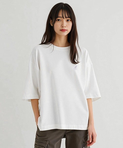 KANGOL(カンゴール)の「【EC別注】KANGOL カンゴール ブランド ワンポイント ロゴ 刺繍 ビッグシルエット 半袖 Tシャツ(Tシャツ/カットソー・メンズ・ブルーグレー/オフホワイト/ベージュ・L/XL/M)」の1枚目の写真