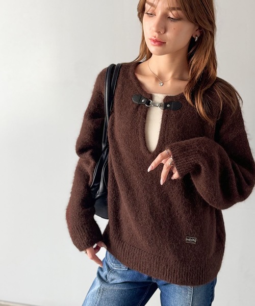 mily bilet（ミウィビレット）の「【mily bilet】癒しのモヘアタッチ。バックル使いVネックニット（長袖）（ニット/セーター・レディース・ブラウン/チャコールグレー/アイボリー・LARGE/MEDIUM/SMALL/X-LARGE）」の13枚目の写真
