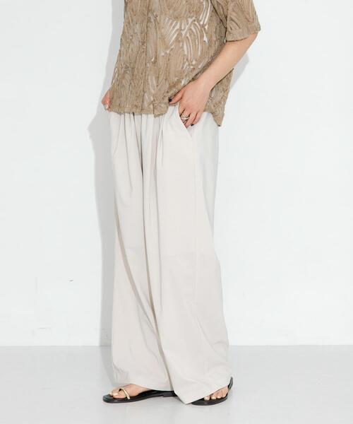 URBAN RESEARCH Sonny Label（アーバンリサーチサニーレーベル）の「機能素材イージーワイドパンツ（その他パンツ・レディース・アイボリー/グレー/チャコールグレー・36/38）」の18枚目の写真