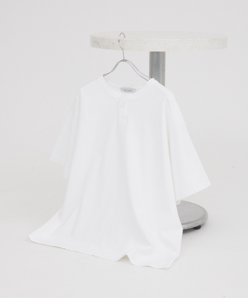 JOURNAL STANDARD(ジャーナルスタンダード)の「OE バック ジャージー ピグメント ヘンリーネック Tシャツ(Tシャツ/カットソー・メンズ・ブラック/サックスブルー/ホワイト/ベージュ系その他・MEDIUM/LARGE)」の2枚目の写真