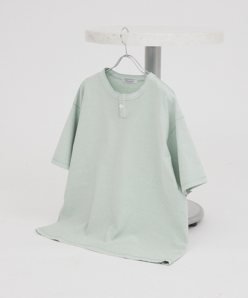 JOURNAL STANDARD(ジャーナルスタンダード)の「OE バック ジャージー ピグメント ヘンリーネック Tシャツ(Tシャツ/カットソー・メンズ・ブラック/サックスブルー/ホワイト/ベージュ系その他・MEDIUM/LARGE)」の4枚目の写真