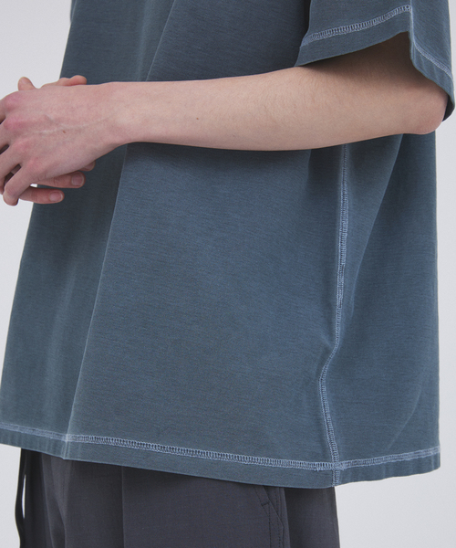 JOURNAL STANDARD(ジャーナルスタンダード)の「OE バック ジャージー ピグメント ヘンリーネック Tシャツ(Tシャツ/カットソー・メンズ・ブラック/サックスブルー/ホワイト/ベージュ系その他・MEDIUM/LARGE)」の5枚目の写真
