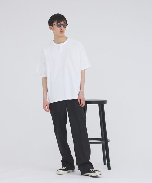 JOURNAL STANDARD(ジャーナルスタンダード)の「OE バック ジャージー ピグメント ヘンリーネック Tシャツ(Tシャツ/カットソー・メンズ・ブラック/サックスブルー/ホワイト/ベージュ系その他・MEDIUM/LARGE)」の6枚目の写真