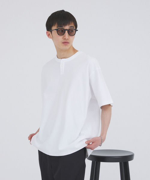 JOURNAL STANDARD(ジャーナルスタンダード)の「OE バック ジャージー ピグメント ヘンリーネック Tシャツ(Tシャツ/カットソー・メンズ・ブラック/サックスブルー/ホワイト/ベージュ系その他・MEDIUM/LARGE)」の11枚目の写真