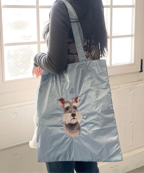 Casselini（キャセリーニ）の「Casselini(キャセリーニ)ナイロンエンブロイダリートート（トートバッグ・レディース・シルバー/ブルー/ブラック・FREE）」の6枚目の写真