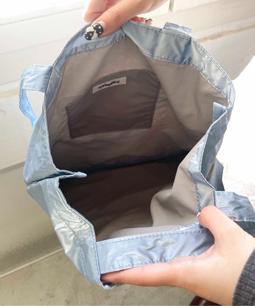 Casselini（キャセリーニ）の「Casselini(キャセリーニ)ナイロンエンブロイダリートート（トートバッグ・レディース・シルバー/ブルー/ブラック・FREE）」の4枚目の写真