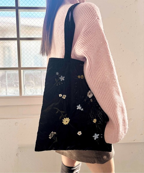 Casselini（キャセリーニ）の「Casselini(キャセリーニ)ナイロンエンブロイダリートート（トートバッグ・レディース・シルバー/ブルー/ブラック・FREE）」の12枚目の写真