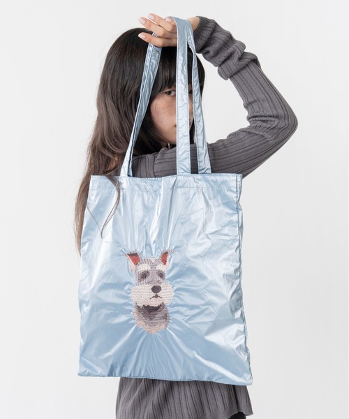 Casselini（キャセリーニ）の「Casselini(キャセリーニ)ナイロンエンブロイダリートート（トートバッグ・レディース・シルバー/ブルー/ブラック・FREE）」の9枚目の写真