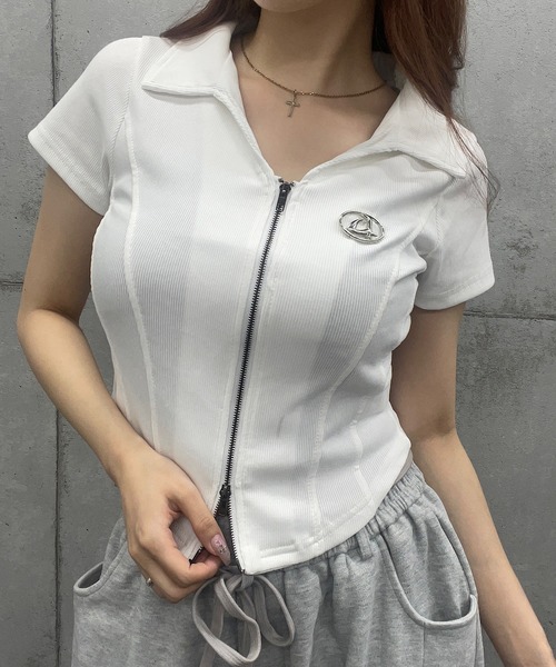 ROGER AND RAW（ロジャーアンドロウ）の「プレート付きダブルジップリブトップス（Tシャツ/カットソー・レディース・ホワイト/ブラック/スミクロ・FREE）」の8枚目の写真