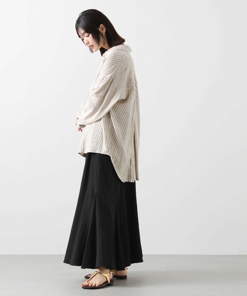 Gready Brilliant(グレディブリリアン)の「LU麻ストライプシャツ(シャツ/ブラウス・レディース・サックスブルー/ベージュ・38)」の4枚目の写真
