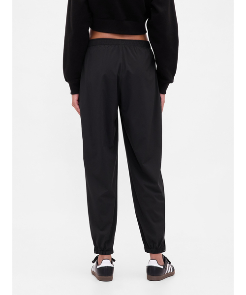 GAP（ギャップ）の「GapFit Tech ハイライズ ジップヘムジョガーパンツ（その他パンツ・レディース・ブラック/ブラウン・XS/S/M/L/XXS）」の7枚目の写真