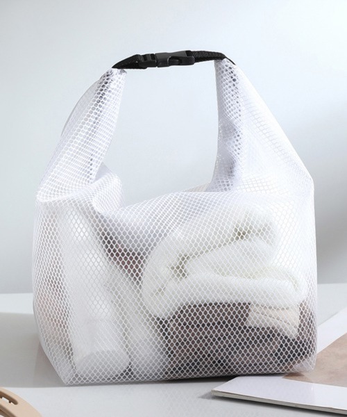 Pochi Pouch(ポチポーチ)の「Pochi Pouch/【3サイズ展開】メッシュ&クリア 防水 ドライ バッグ(エコバッグ/サブバッグ・レディース・グレー/ホワイト・SMALL/MEDIUM/LARGE)」の2枚目の写真
