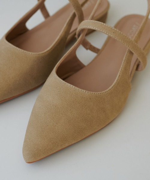 DISCOAT(ディスコート)の「【S~Lサイズ展開】ポインテッドストラップシューズ(パンプス・レディース・ボルドー/ブラウン/サンドベージュ/ブラック系その他/ベージュ/ピンク・LARGE/SMALL/MEDIUM)」の16枚目の写真