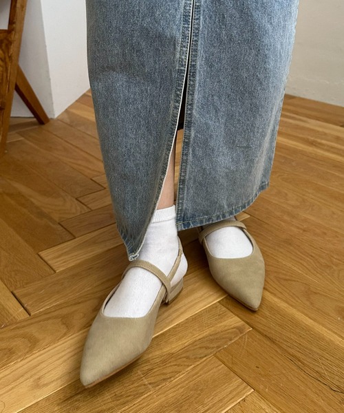 DISCOAT(ディスコート)の「【S~Lサイズ展開】ポインテッドストラップシューズ(パンプス・レディース・ボルドー/ブラウン/サンドベージュ/ブラック系その他/ベージュ/ピンク・LARGE/SMALL/MEDIUM)」の7枚目の写真