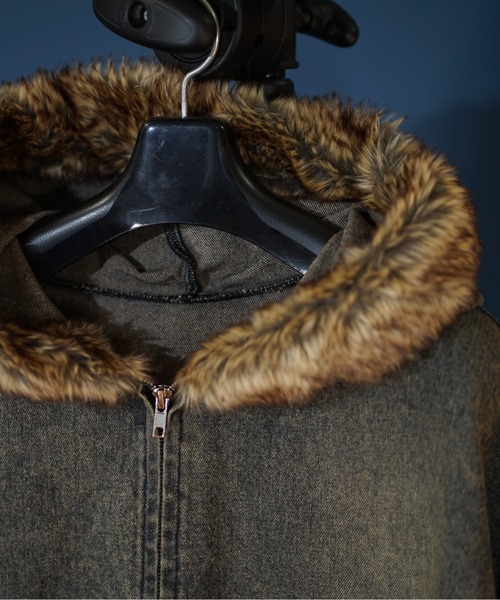 unrelaxing（アンリラクシング）の「ビッグシルエット ヴィンテージライク デニムファージャケット / デニムブルゾン / Gジャン デニムジャケット / デニムファーブルゾン / ファー付きデニムパーカー（ブルゾン・メンズ・ブラック/ブラック系その他/インディゴブルー・LARGE/MEDIUM）」の9枚目の写真