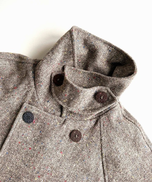 Q（キュー）の「へリンボンスタンドロングコート（その他アウター・レディース・チャコールグレー/ブラウン・MEDIUM）」の4枚目の写真