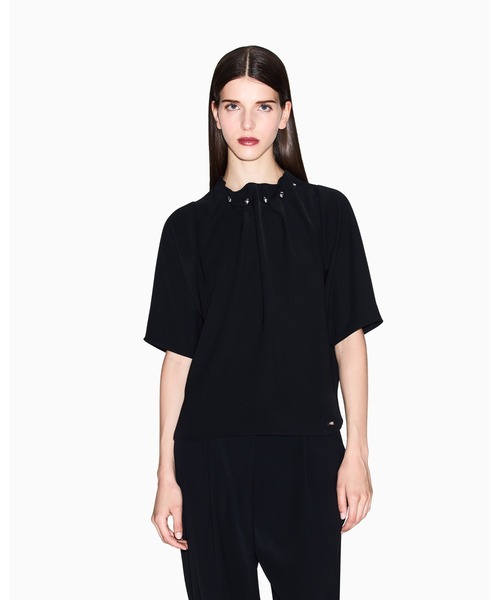 ARMANI EXCHANGE(アルマーニエクスチェンジ)の「【A|X アルマーニ エクスチェンジ】ジュエルデザインネック ブラウス(シャツ/ブラウス・レディース・アイボリー/ブラック・LARGE/MEDIUM/SMALL/X-LARGE/X-SMALL)」の2枚目の写真