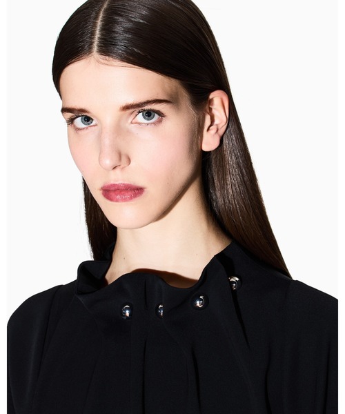 ARMANI EXCHANGE(アルマーニエクスチェンジ)の「【A|X アルマーニ エクスチェンジ】ジュエルデザインネック ブラウス(シャツ/ブラウス・レディース・アイボリー/ブラック・LARGE/MEDIUM/SMALL/X-LARGE/X-SMALL)」の10枚目の写真