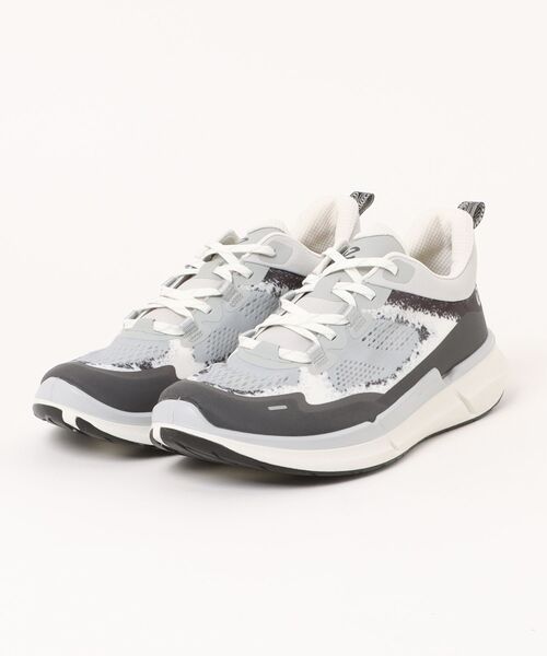 ECCO(エコー)の「マルチユース BIOM 2.2 高機能スニーカー 軽量 高品質レザー(スニーカー・レディース・グレー・42/41/40/43)」の1枚目の写真